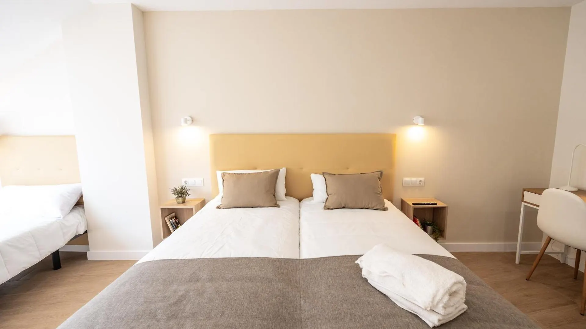 At Villafiel Atarazanas-Plaza Malaga Apartment