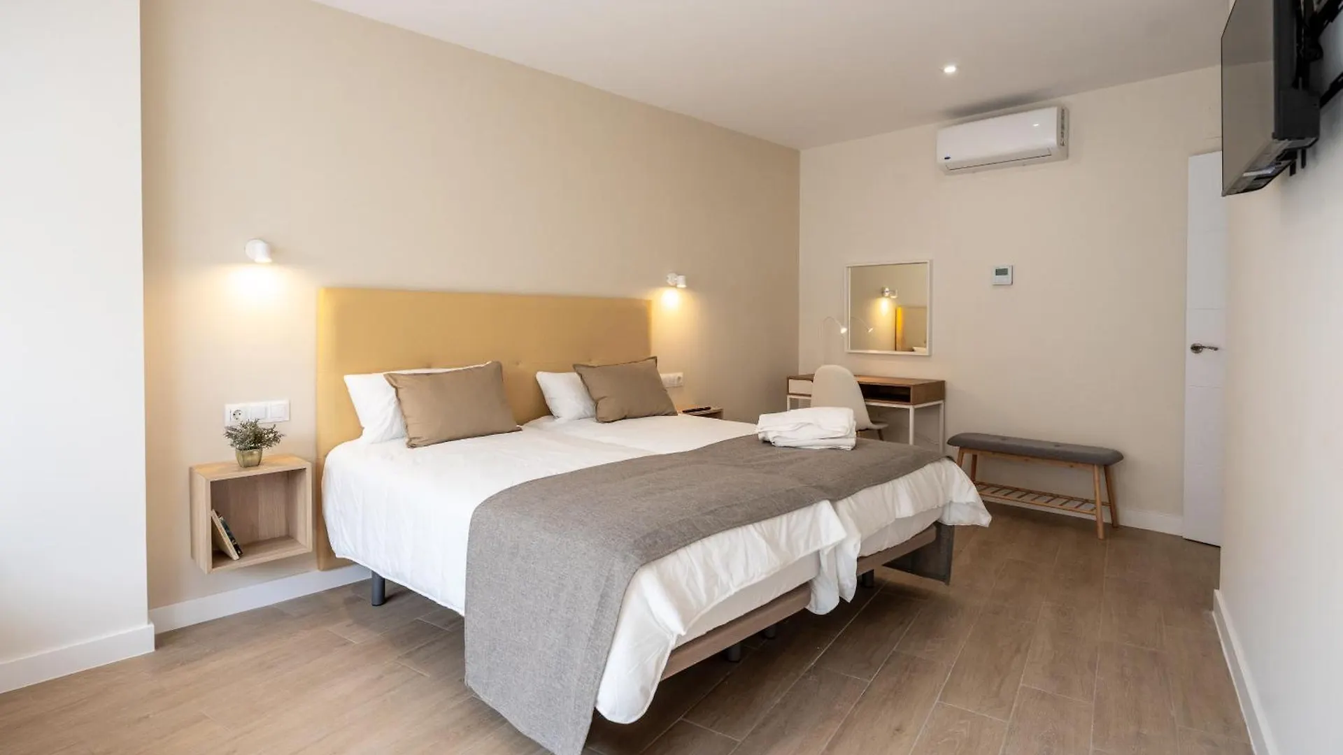 Apartment At Villafiel Atarazanas-Plaza Malaga Spain
