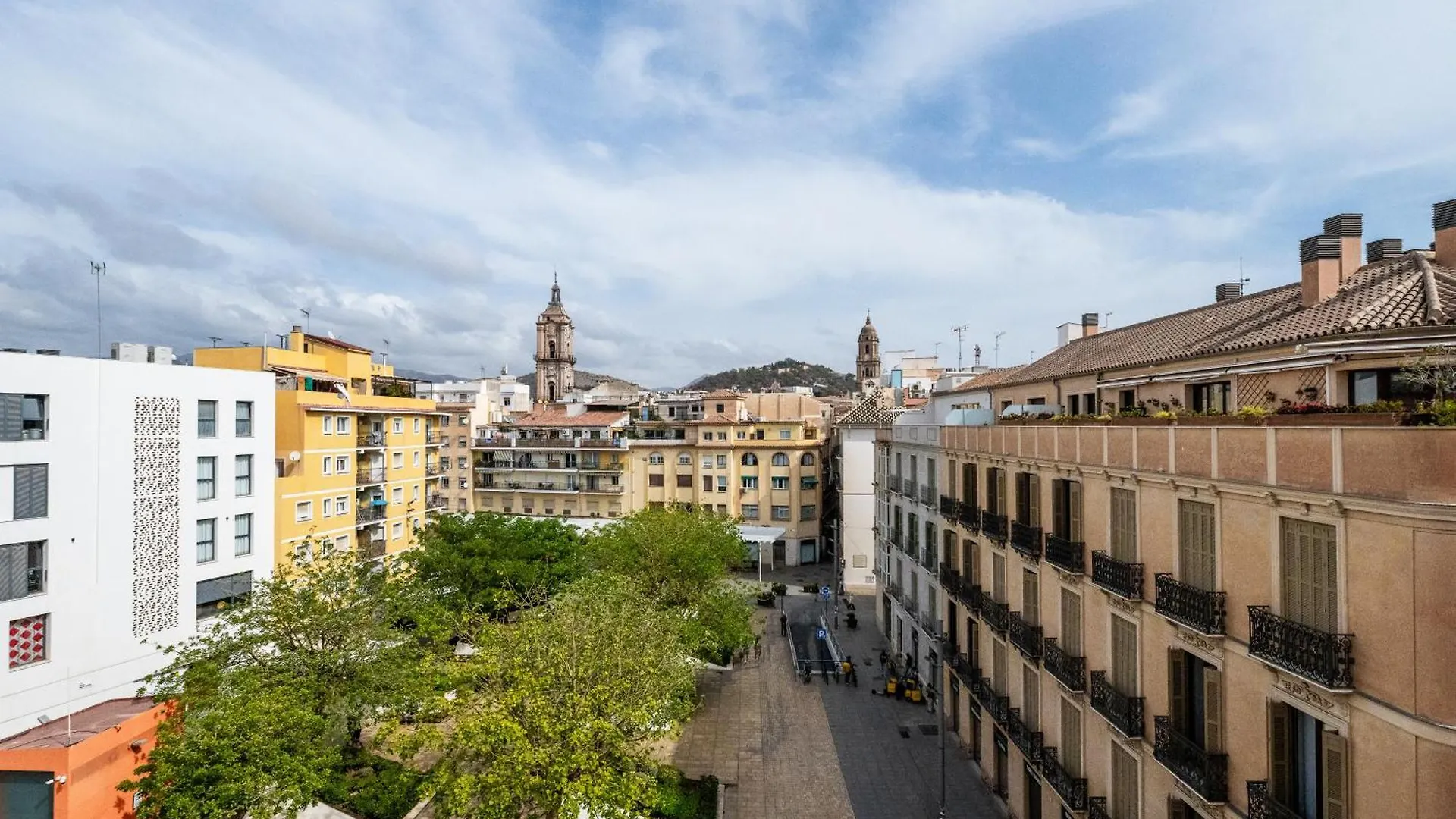 At Villafiel Atarazanas-Plaza Malaga