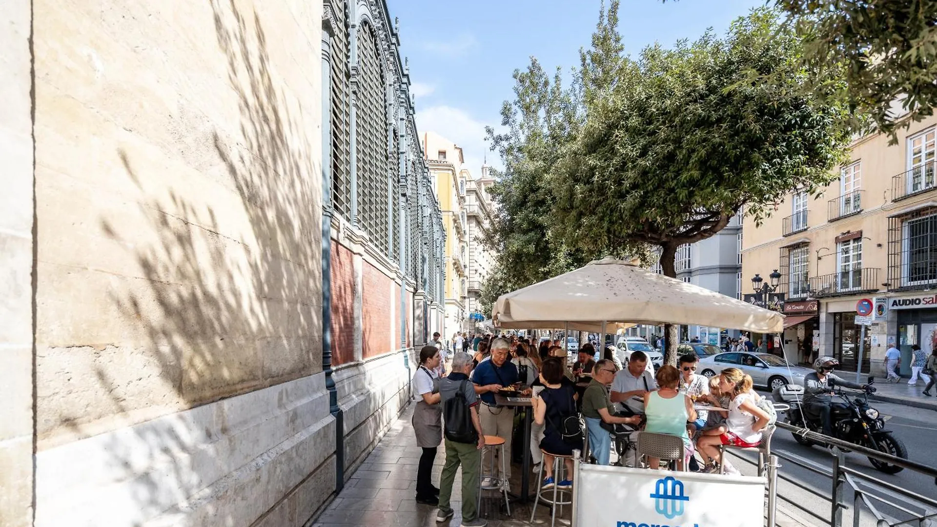 At Villafiel Atarazanas-Plaza Málaga
