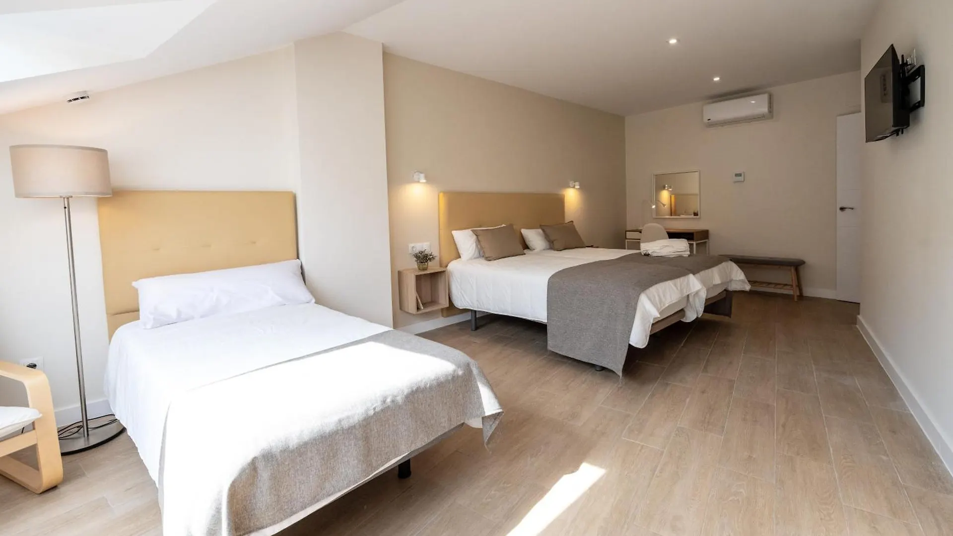 At Villafiel Atarazanas-Plaza Málaga Apartamento